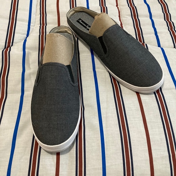 Shoes - Picture 2 of 3